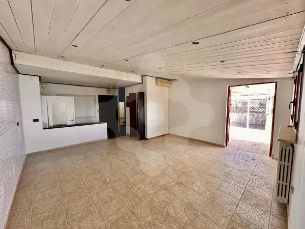 BILOCALE CON LASTRICO SOLARE