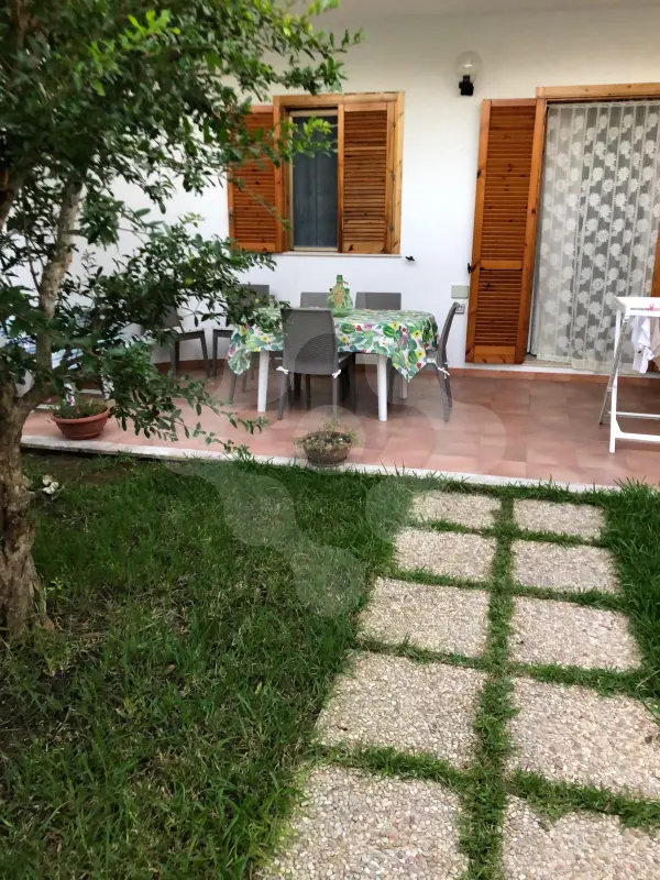 BIVANI CON AMPIO GIARDINO - VILLAGGIO TORRE SARACENA– MELENDUGNO