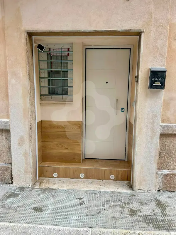 CARRASSI -  AFFITTASI MONOVANO RECENTEMENTE RISTRUTTURATO