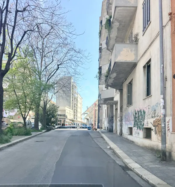 CARRASSI - AFFITTASI STANZE APPARTAMENTO APPENA RISTRUTTURATO