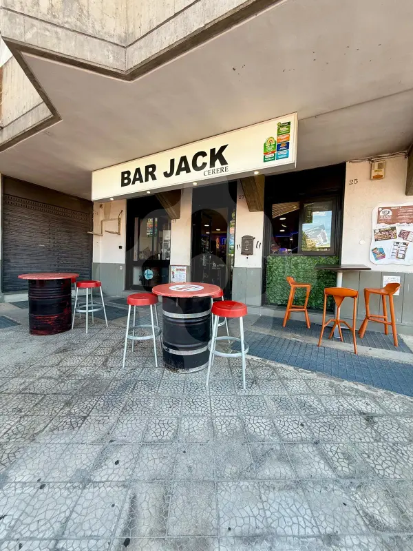 CEGLIE DEL CAMPO -  CEDESI ATTIVITA' DI BAR IN ZONA STRATEGICA
