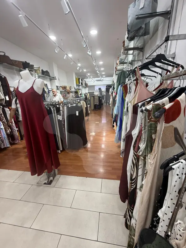BARI - NEGOZIO ABBIGLIAMENTO ZONA CENTRALE