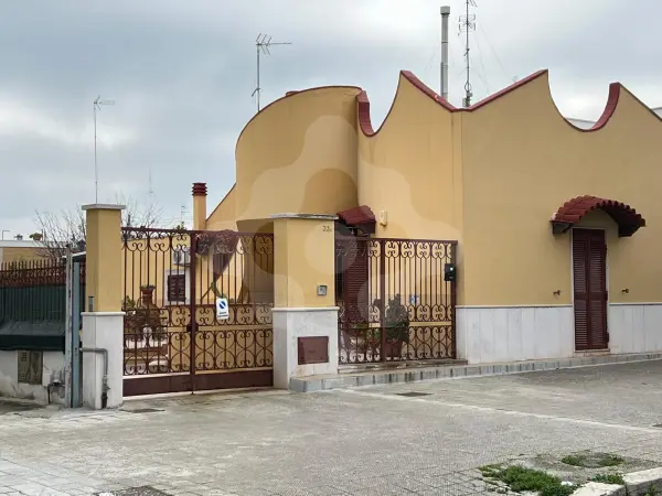 PALESE - VILLA 175 MQ CON GIARDINO