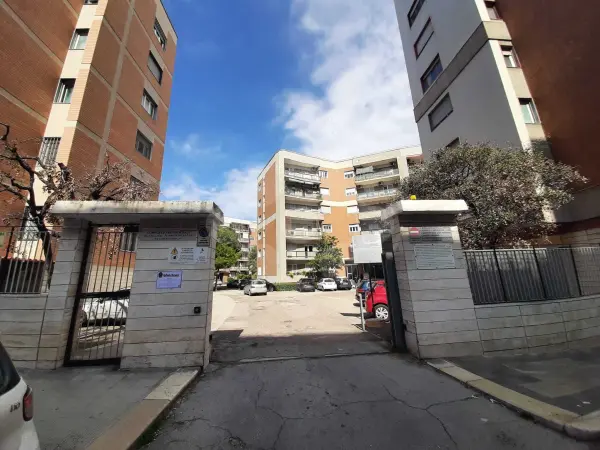 QUADRIVANI CON CANTINOLA E POSTO AUTO