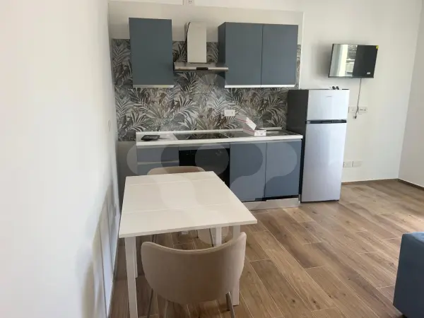 RIFINITISSIMO BIVANI ARREDATO CON TERRAZZO