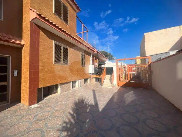 SANTO SPIRITO- AFFITTASI SEMIDIPENDENTE 120 MQ CON DOPPIO TERRAZZO