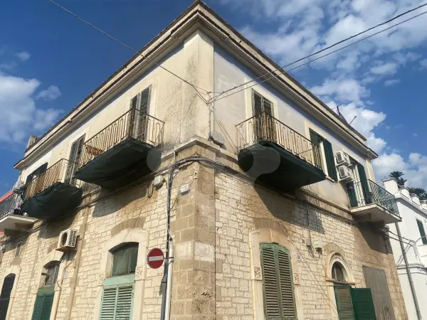 SANTO SPIRITO - BIVANI 60 MQ ZONA CENTRALE