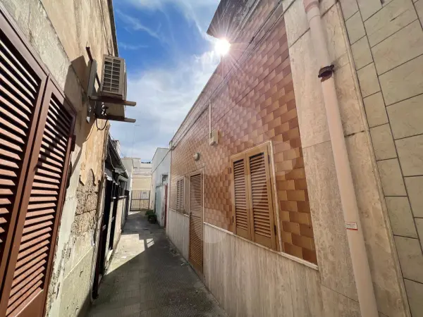 SANTO SPIRITO - CENTRALISSIMO  INDIPENDENTE 110 MQ CON ATRIO E TERRAZZO