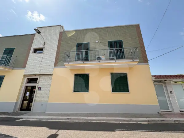 SANTO SPIRITO - RIFINITO TRIVANI DI 60 MQ CON TERRAZZO