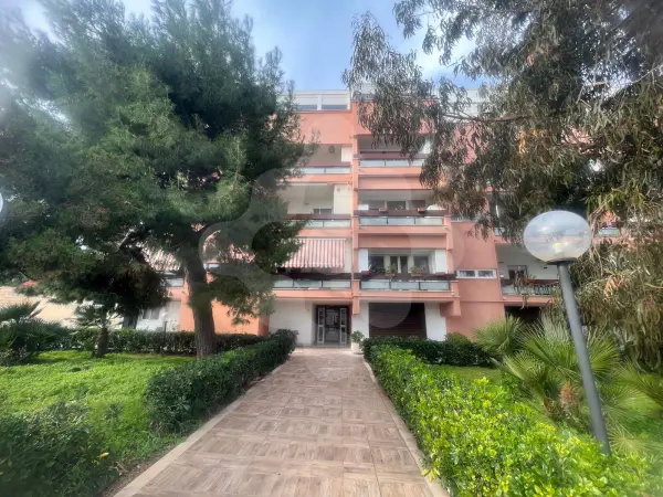 SANTO SPIRITO - TRIVANI CON POSTO AUTO ZONA MARE