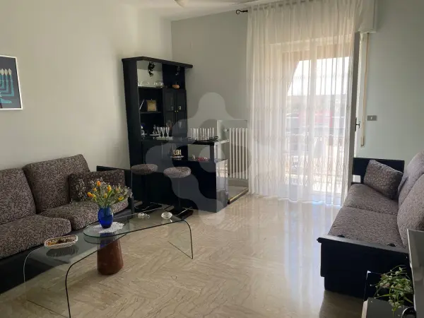 TRILOCALE 100MQ OTTIMO STATO- GIOVINAZZO