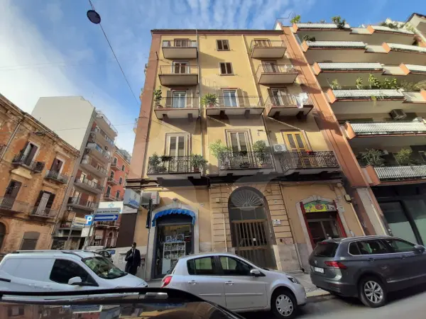 Trilocale buono stato, quarto piano, Libertà, Bari