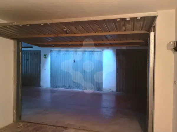 VENDESI BOX AUTO "RESIDENCE PARCO CAPITANEO"